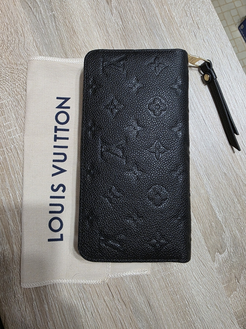 Louis Vuitton Zippy Wallet